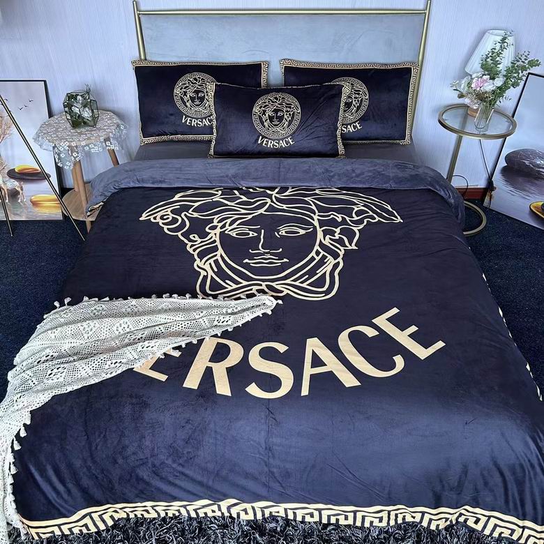 Versace 2.0x2.3m 07